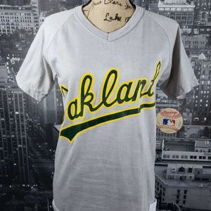 Oakland Baseball Small V Neck T Shirt